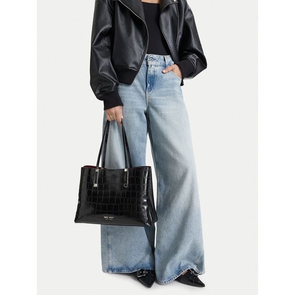 Torebka Nine West. Czarne torebki klasyczne damskie Nine West, bez wzorów, bez dodatków. Za 329.99 zł.