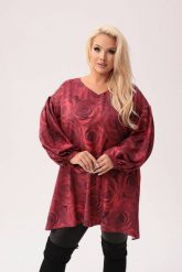 Oversize'owa tunika Amalia - elegancja w rozkwicie PLUS SIZE XXL. Czerwone tuniki damskie Moda Size Plus Iwanek, na co dzień, plus size, bez wzorów, z elastanu, eleganckie, bez kołnierzyka, plus size, bez ramiączek. Za 239.90 zł.