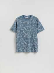 T-shirt regular z nadrukiem allover - jasnoniebieski. Niebieskie t-shirty męskie Reserved, l, bez wzorów, z bawełny, bez kołnierzyka. Za 59.99 zł.