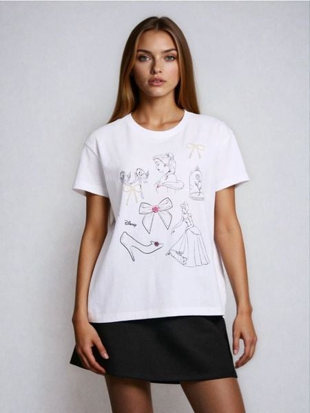 Bawełniana koszulka z nadrukiem Cinderella - biały. Białe t-shirty damskie Sinsay, l, bez wzorów, z bawełny, bez kołnierzyka. Za 39.99 zł.