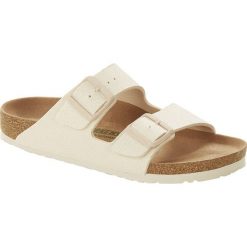 Klapki damskie Birkenstock Arizona. Brązowe klapki damskie Birkenstock, bez wzorów, z materiału, bez obcasa. Za 586.00 zł.