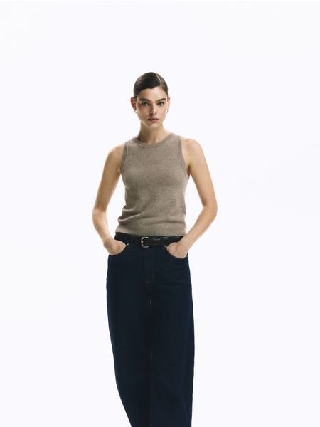 Wełniana kamizelka - brązowy. Brązowe kamizelki damskie Reserved, l, z dzianiny. Za 139.99 zł.