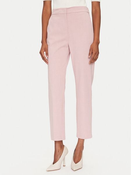 Maryley Spodnie materiałowe 25EB539/M06/14RS Różowy Regular Fit. Czerwone spodnie materiałowe damskie Maryley, bez wzorów, z bawełny. Za 179.99 zł.