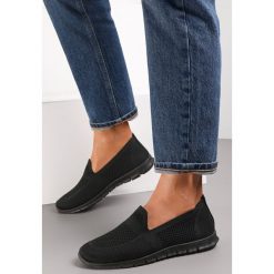 Czarne Tenisówki Pasquier. Czarne trampki i tenisówki damskie Renee, bez wzorów, z tkaniny, przed kostkę. Za 39.99 zł.