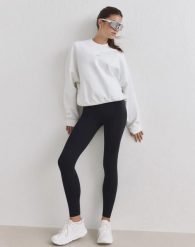 Damska bluza biegowa oddychająca, odprowadzająca wilgoć Le Run biała. Białe bluzy z kapturem damskie Aim'n, xs, z bawełny. Za 387.00 zł.