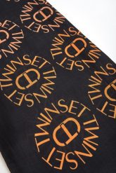 Szal damski TWINSET. Szaliki i kominy damskie Twinset Milano, bez wzorów. W wyprzedaży za 324.35 zł.