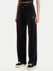 Guess Spodnie dresowe V3BB26 K0232 Czarny Regular Fit. Czarne spodnie dresowe damskie Guess, xl, z aplikacjami, z dresówki. Za 239.99 zł.