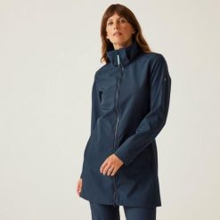 Kurtka turystyczna damska z materiału softshell Regatta Carisbrooke. Niebieskie kurtki damskie Regatta, m, bez wzorów, z elastanu, bez kaptura. Za 253.00 zł.