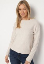 Jasnobeżowy Sweter Ozdobiony Motywem Serc Unisae. Brązowe swetry klasyczne damskie Born2be, l, z jeansu, bez kołnierzyka. Za 79.99 zł.