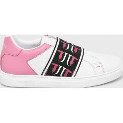 Trussardi Jeans - Buty. Czerwone buty sportowe na co dzień damskie TRUSSARDI JEANS, bez wzorów, z gumy. W wyprzedaży za 399.90 zł.