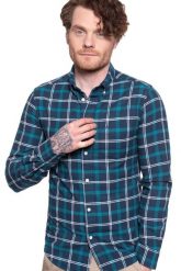 KOSZULA MĘSKA W KRATĘ WRANGLER LS 1PKT BDOWN SHIRT BLUE DEPTHS W5F3BMXJY 112130133. Niebieskie koszule męskie Wrangler, m, bez wzorów, bez kołnierzyka, bez ramiączek. W wyprzedaży za 59.99 zł.