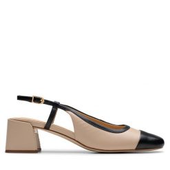 Sandały Clarks. Brązowe sandały damskie Clarks, bez wzorów, bez obcasa, na słupku. Za 409.99 zł.