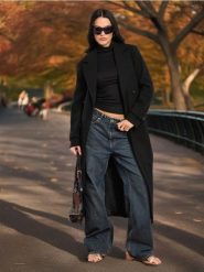 Sweter z golfem - czarny. Czarne golfy damskie Sinsay, l, bez wzorów, bez ramiączek. W wyprzedaży za 19.99 zł.