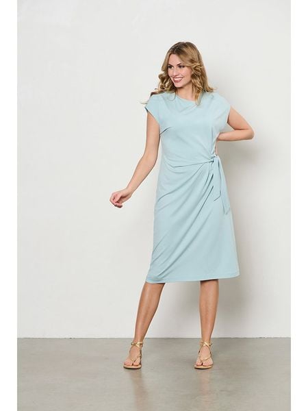 &Co Woman Sukienka "Lizzy" w kolorze błękitnym rozmiar: L. Niebieskie sukienki damskie &Co Woman, na co dzień, l, bez wzorów, bez kołnierzyka, bez ramiączek, midi, proste. Za 131.12 zł.