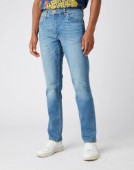 WRANGLER GREENSBORO MĘSKIE SPODNIE JEANSOWE DUSTY DEVIL W15QC4665 112141188. Spodnie materiałowe męskie Wrangler, bez wzorów, z jeansu. Za 219.99 zł.