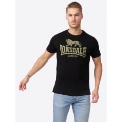 T-shirt o klasycznym kroju Lonsdale Logo. Brązowe t-shirty męskie Lonsdale, bez wzorów, bez kołnierzyka. Za 105.05 zł.