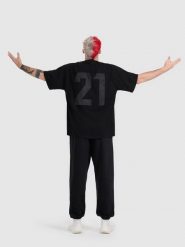 4F T-shirt oversize z nadrukiem męski 4F x Tomasz Fornal - czarny L. Czarne t-shirty męskie 4f, l, bez wzorów, z dzianiny, bez kołnierzyka. Za 119.99 zł.
