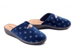 Inblu OD-14 004 granatowy, klapki damskie. Niebieskie klapki damskie Inblu, bez wzorów, bez obcasa, na koturnie. Za 67.99 zł.