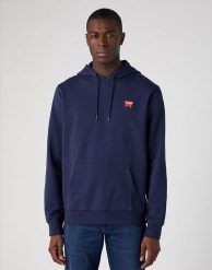 WRANGLER SIGN OFF HOODIE MĘSKA BLUZA Z KAPTUREM NIEROZPINANA REAL NAVY W651I3XW4. Niebieskie bluzy z kapturem męskie Wrangler, m. Za 149.99 zł.