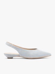 Jasnoniebieskie czółenka slingback w szpic. Niebieskie czółenka damskie Ryłko, bez wzorów, z gumy, bez obcasa, na obcasie. Za 399.99 zł.