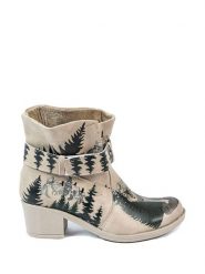 Streetfly Botki w kolorze beżowym ze wzorem rozmiar: 39. Brązowe botki damskie Streetfly, eleganckie, bez obcasa, bez zapięcia. Za 240.43 zł.