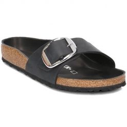 Klapki damskie Birkenstock Madrid Big Buck. Czarne klapki damskie Birkenstock, bez wzorów, z materiału, bez obcasa. Za 832.00 zł.