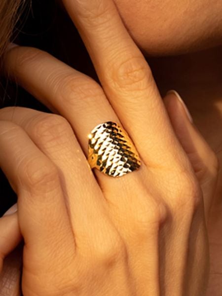 ATELIER DU DIAMANT Złoty pierścionek "Armadillo" rozmiar: 56. Żółte pierścionki damskie ATELIER DU DIAMANT, złote. Za 1,261.99 zł.