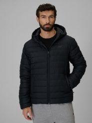 4F Kurtka z wypełnieniem syntetycznym męska - czarna XXL. Czarne kurtki męskie 4f, na zimę, m, bez wzorów, z syntetyku, klasyczne, bez kaptura. Za 329.99 zł.