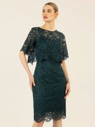 APART Sukienka w kolorze ciemnozielonym rozmiar: 40. Zielone sukienki damskie Apart, bez wzorów, z koronki, bez kołnierzyka, bez ramiączek, midi. Za 216.22 zł.