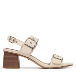 Sandały Tamaris. Białe sandały damskie Tamaris, bez wzorów, bez obcasa, na słupku. Za 369.99 zł.