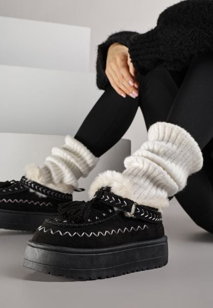 Czarne Śniegowce na Grubej Podeszwie z Frędzlami i Haftem Linodis. Czarne śniegowce damskie Born2be, z jeansu. Za 119.99 zł.