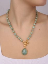 Pierres delicates Naszyjnik z elementem ozdobnym - dł. 45 cm rozmiar: onesize. Zielone naszyjniki damskie Pierres delicates, z mosiądzu. Za 82.99 zł.