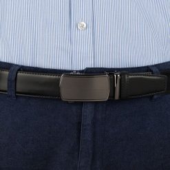 Pasek męski skórzany 3,5 cm klamra automatyczna Beltimore czarny 03-577 : Kolory - czarny, Rozmiar pasków - r.110-125 cm. Czarne paski męskie bez wzorów, ze skóry, wizytowe. Za 64.99 zł.
