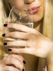 DIAMOND & CO Złoty pierścionek "Alliance Foch" z diamentami rozmiar: 56. Szare pierścionki damskie Diamond & Co, z diamentem, złote. Za 2,137.26 zł.