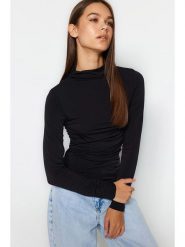 Trendyol Koszulka w kolorze czarnym rozmiar: XL. Czarne bluzki damskie Trendyol, xl, bez wzorów, bez kołnierzyka, bez ramiączek. Za 66.00 zł.