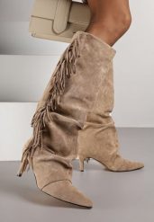 Ciemnobeżowe Marszczone Kozaki z Imitacji Zamszu na Niskiej Szpilce z Frędzlami Linonra. Brązowe kozaki damskie Born2be, z jeansu, bez obcasa, na obcasie. Za 189.99 zł.