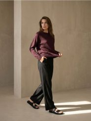 Sweter chunky z koronkowym wykończeniem - bordowy. Czerwone swetry klasyczne damskie Sinsay, l, z koronki, bez kołnierzyka. Za 39.99 zł.