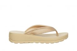 Japonki Azaleia Angelica Glitter Pearly Beige, Beżowy, Tworzywo - 38. Brązowe klapki damskie Azaleia, bez wzorów, z tworzywa sztucznego, bez obcasa. W wyprzedaży za 112.49 zł.