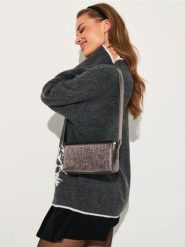 Metaliczna torebka na ramię - czarny. Czarne torebki klasyczne damskie Sinsay, bez wzorów, bez dodatków. Za 39.99 zł.