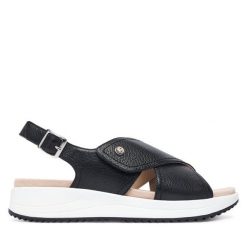 Sandały Caprice. Czarne sandały damskie Caprice, bez wzorów, bez obcasa, na płaskiej podeszwie. Za 399.99 zł.