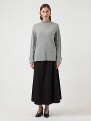 YAS Sukienka "Colea" w kolorze czarnym rozmiar: 40. Czarne sukienki damskie YAS, bez wzorów, z bawełny, bez kołnierzyka, bez ramiączek, maxi. Za 127.95 zł.