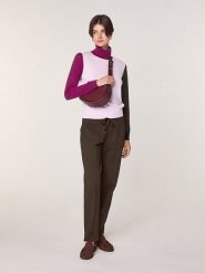 Rodier Wełniany sweter w kolorze jasnoróżowo-fioletowym rozmiar: M. Różowe golfy damskie Rodier, m, bez wzorów, z wełny, bez ramiączek. Za 252.99 zł.