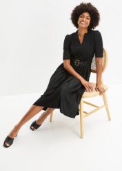 Sukienka plisowana midi z dżerseju. Czarne sukienki damskie bonprix, bez wzorów, z dżerseju, eleganckie, bez kołnierzyka, bez ramiączek, midi. Za 134.99 zł.
