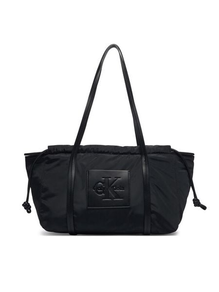 Calvin Klein Torebka LV04F3703G Czarny. Czarne torebki klasyczne damskie CALVIN KLEIN, bez wzorów, z materiału, bez dodatków. Za 409.99 zł.