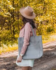 Skórzana torebka damska DAN-A T376 szara. Szare torebki klasyczne damskie DAN-A, bez wzorów, ze skóry, bez dodatków. Za 399.99 zł.