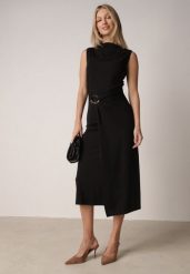 Czarna Wizytowa Sukienka Taliowana z Metaliczną Ozdobą Aroos. Czarne sukienki damskie Born2be, na co dzień, m, z aplikacjami, eleganckie, bez kołnierzyka, bez ramiączek, proste. Za 139.99 zł.