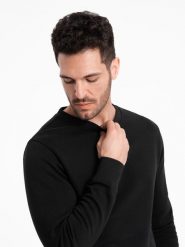 Bluza męska dresowa BASIC z okrągłym dekoltem - czarna V5. Czarne bluzy bez kaptura męskie Ombre Clothing, m, z bawełny. W wyprzedaży za 109.49 zł.