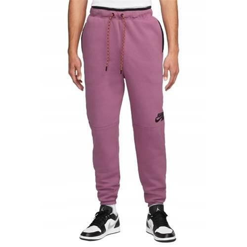 Spodnie sportowe męskie Nike Air Jordan. Czerwone spodnie sportowe męskie Nike, z dresówki. Za 354.00 zł.