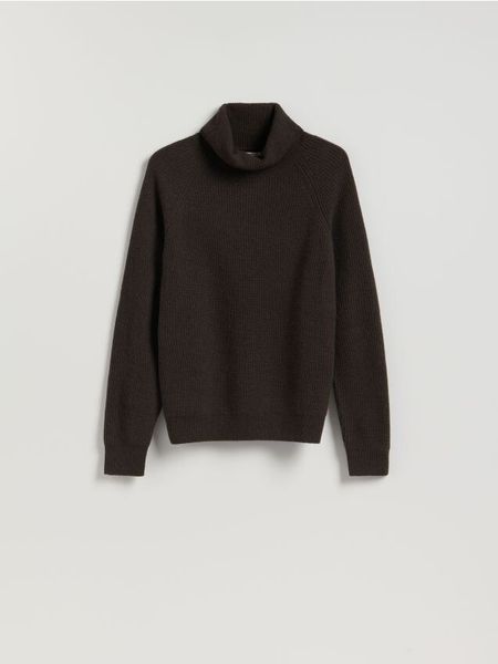 Wełniany sweter z golfem - brązowy. Brązowe swetry męskie Reserved, l, bez wzorów, z dzianiny, bez kołnierzyka. Za 239.99 zł.