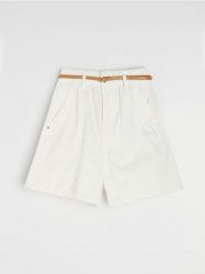 Szorty jeansowe paperbag z paskiem - kremowy. Białe szorty damskie Sinsay, bez wzorów, z jeansu. Za 49.99 zł.